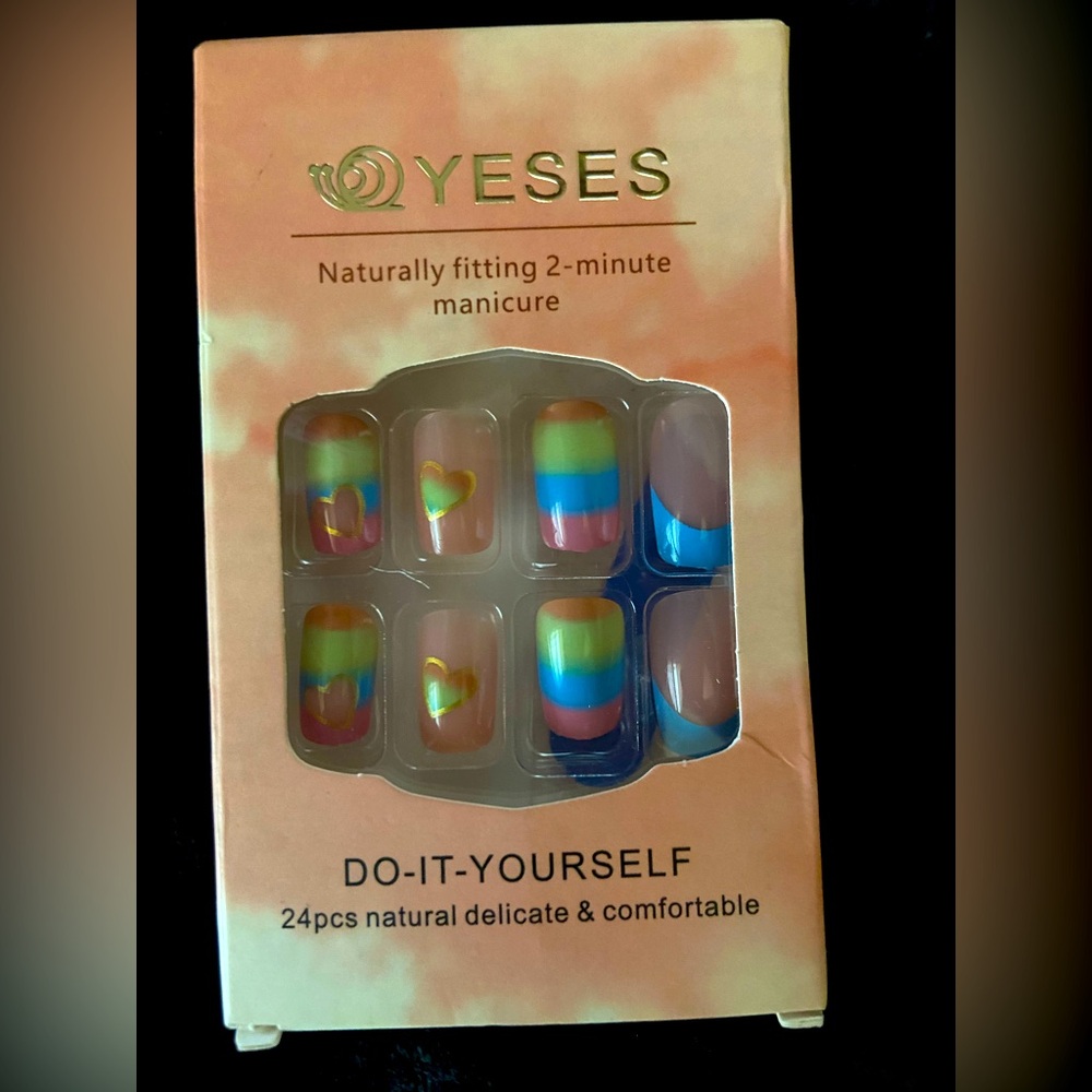 YESES Rainbow Stripe & Heart Press-On Nails